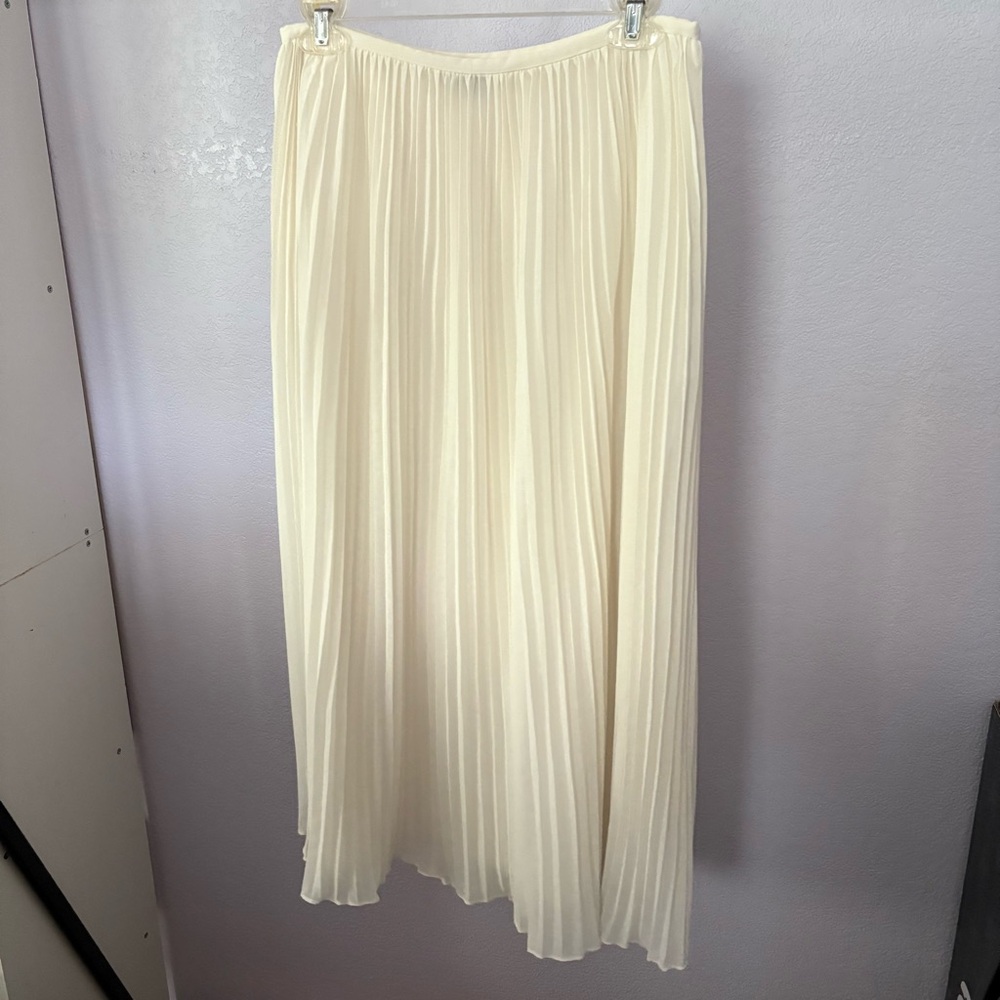 Theory Cream A-Line Skirt